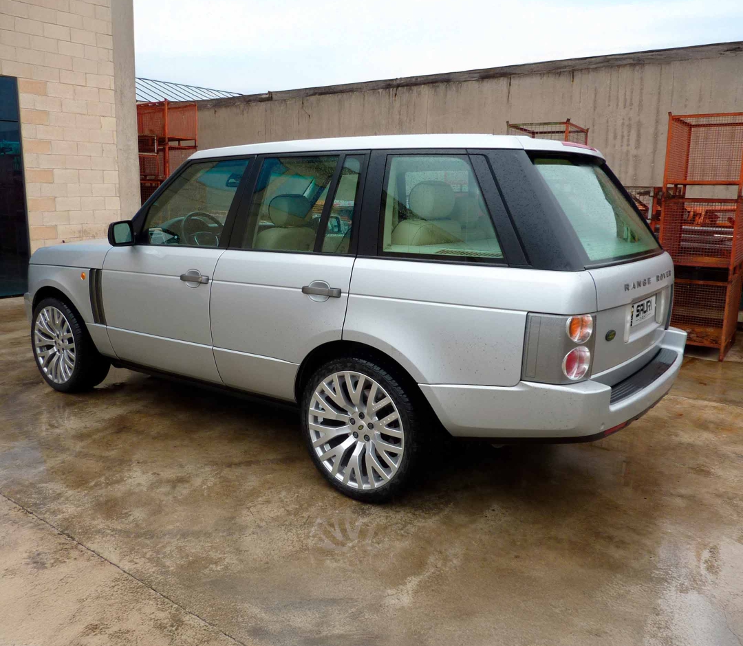 - Range Rover 4.4